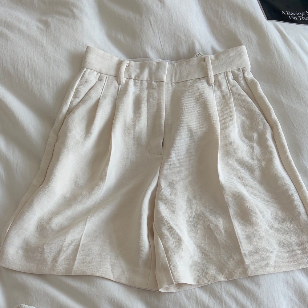 Women’s Wilfred Cream Pleated High-Waist Shorts